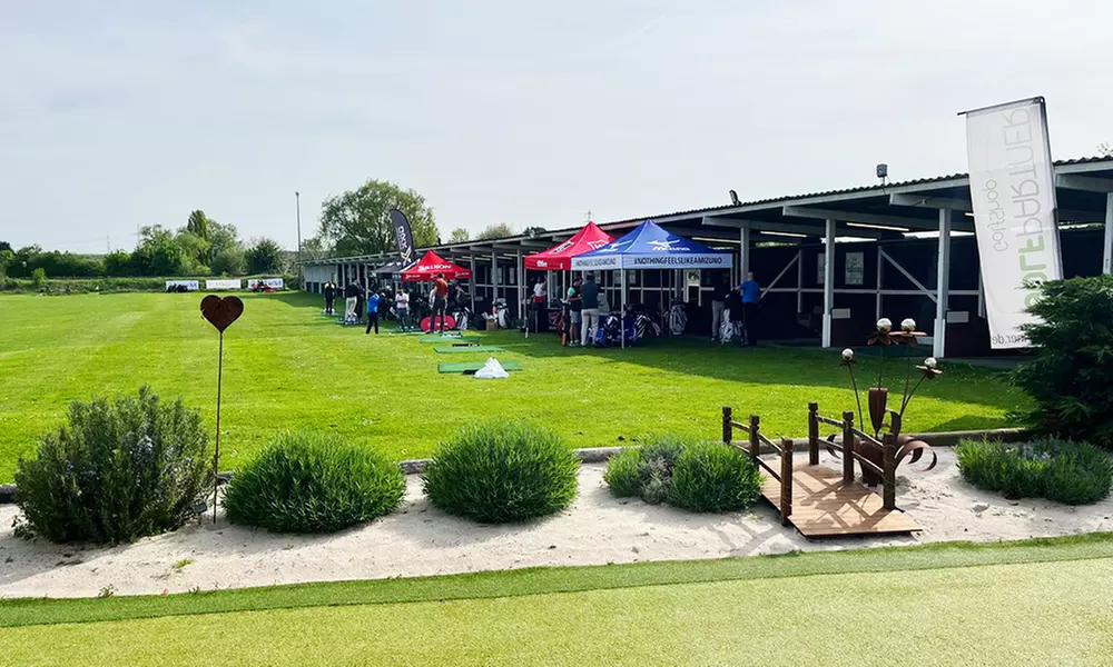 Tageskarte für Range und 9-Loch-Platz mit Schläger & Token