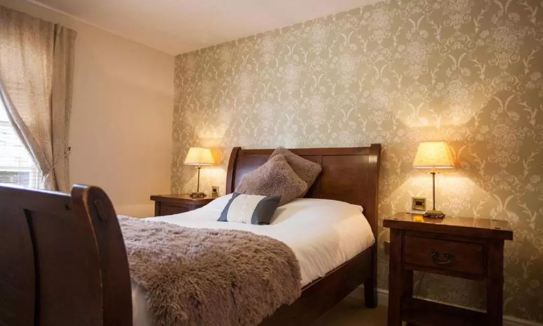 Darlington: Standard/Executive Double or Twin Room with Breakfast