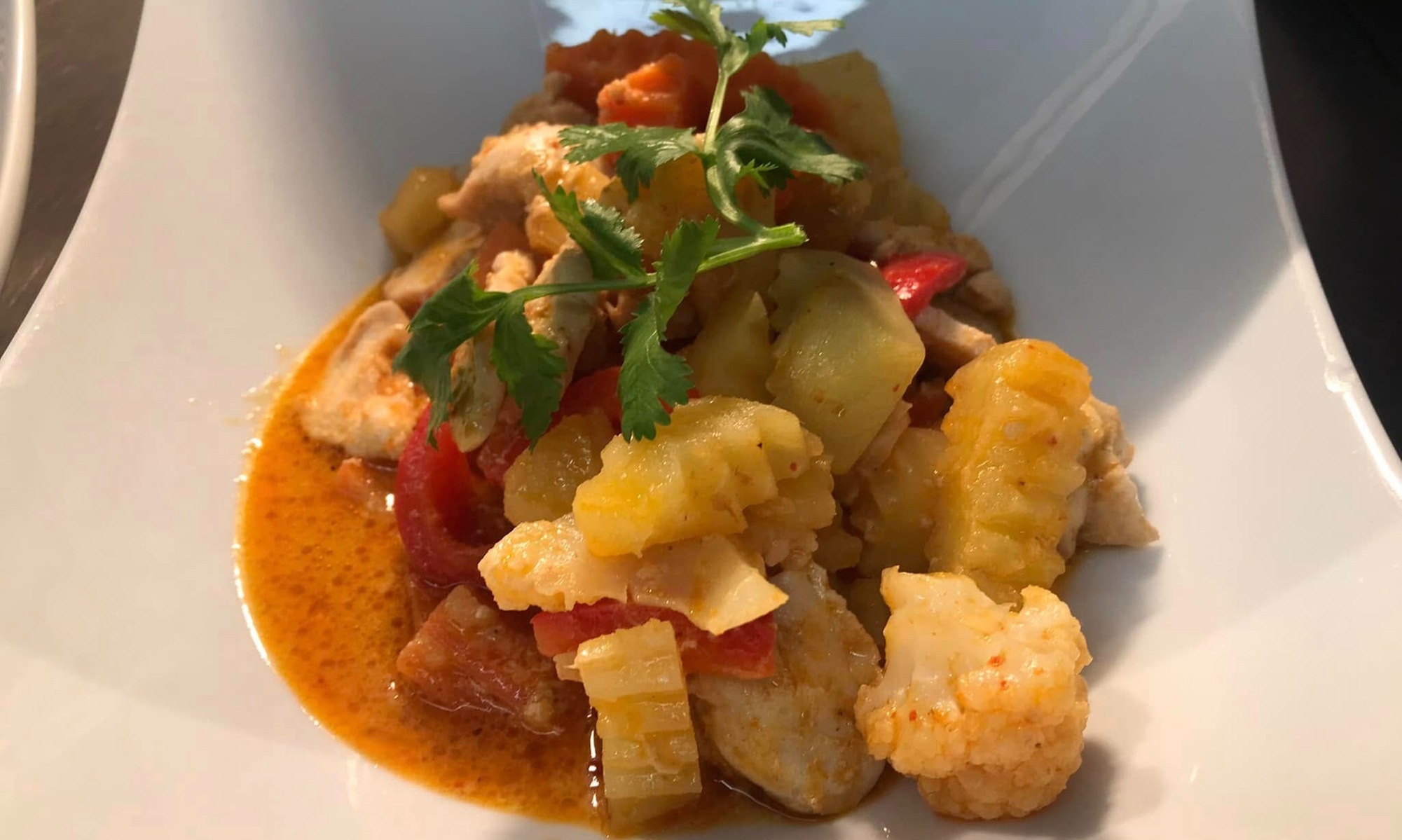 Authentic Thai Menu: Starters, Classic Curries & Signature Noodles