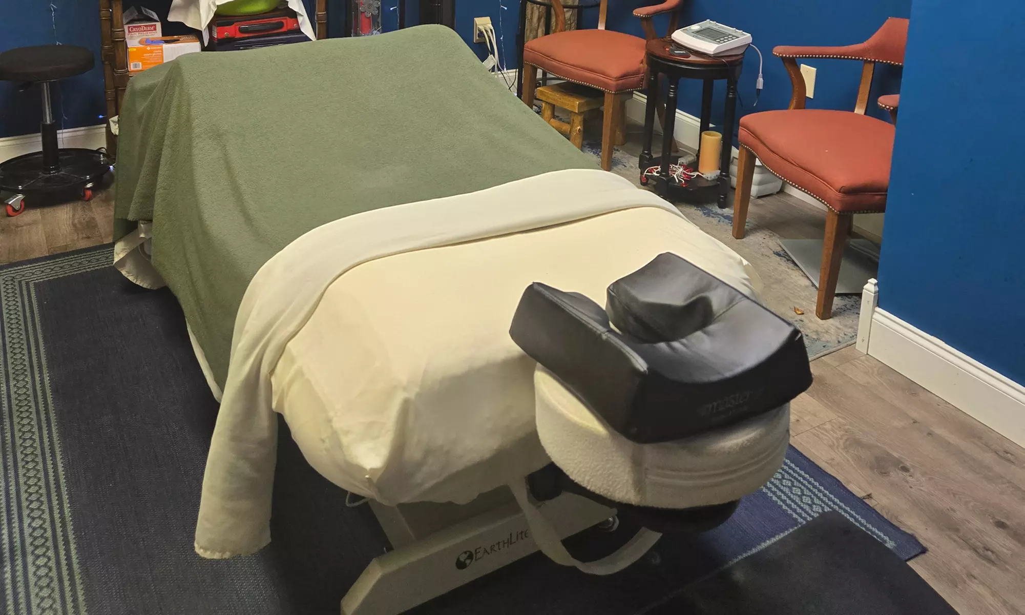 Unwind with One 60 or 90-Minute Massage of Your Choice