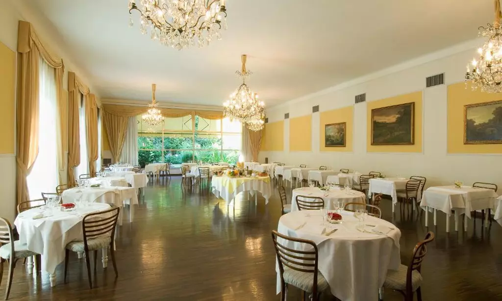 Montecatini Terme: camera doppia con colazione o mezza pensione