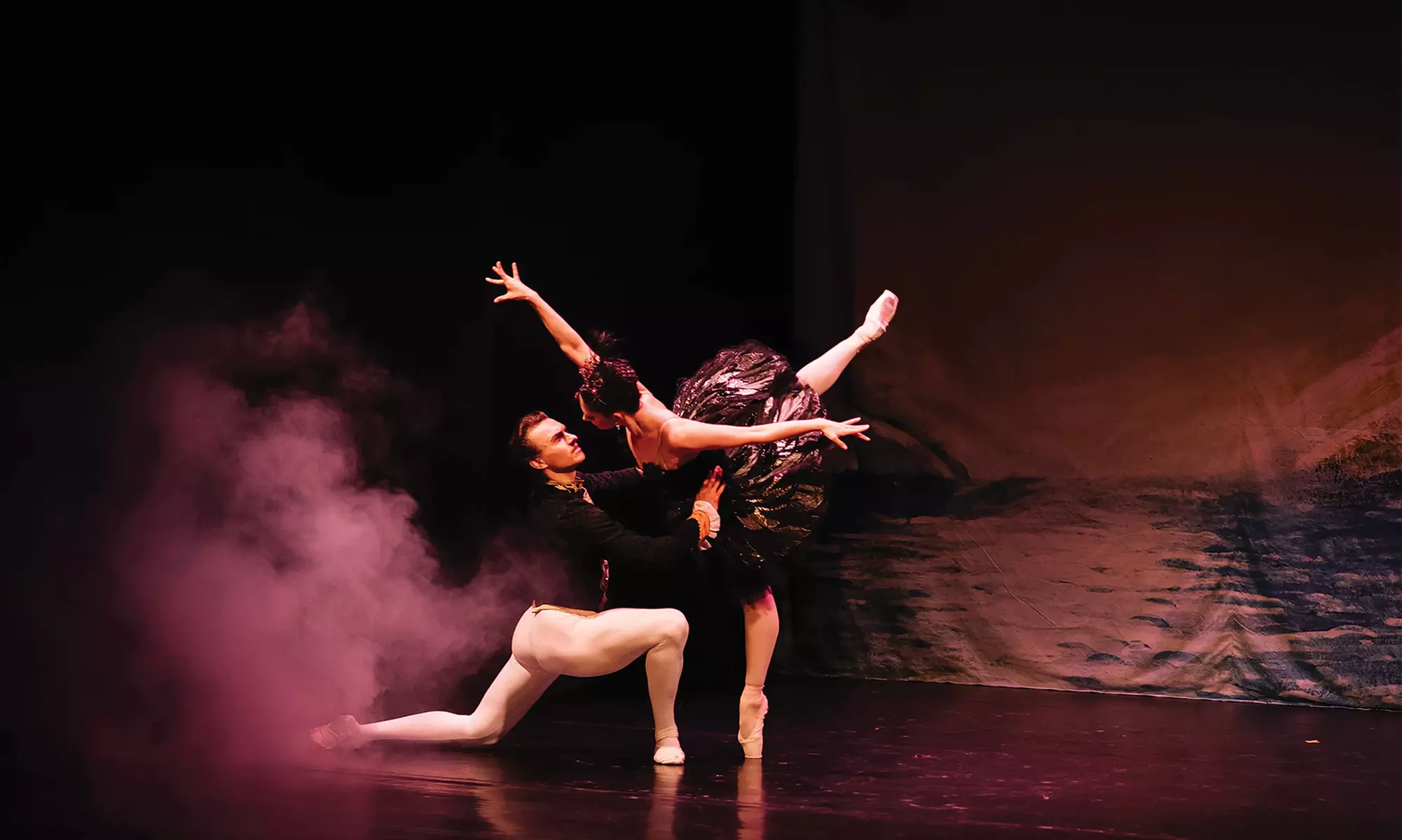 „Swan Lake – Beyond the Stage“: Ticket vom 06.03. bis 30.05.2026