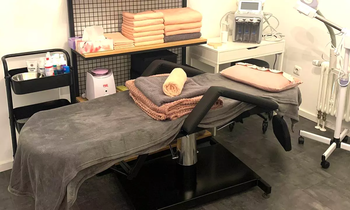 Langanhaltende Haarentfernung mit dem Diode-Laser an 1 Zone