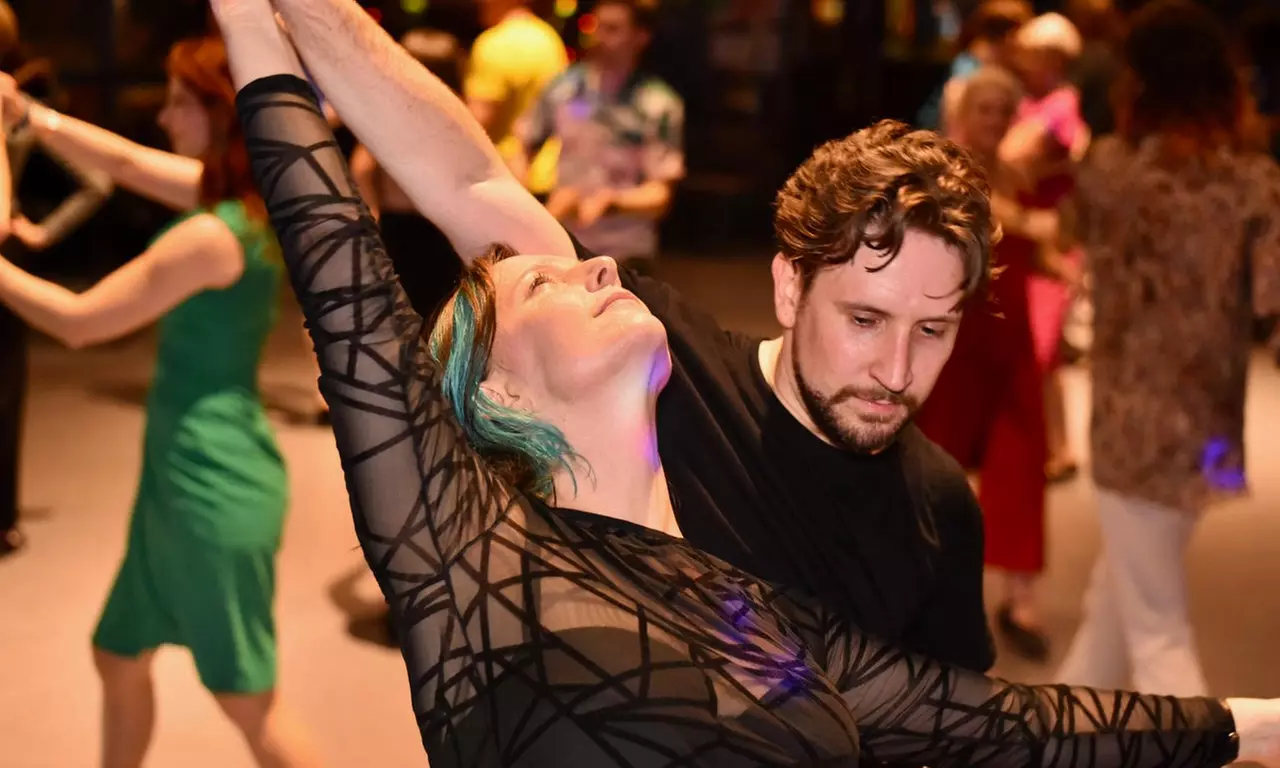 1 Monat „Modern Jive“ mit 4 Einheiten à 90 Min. für 1 oder 2 Personen