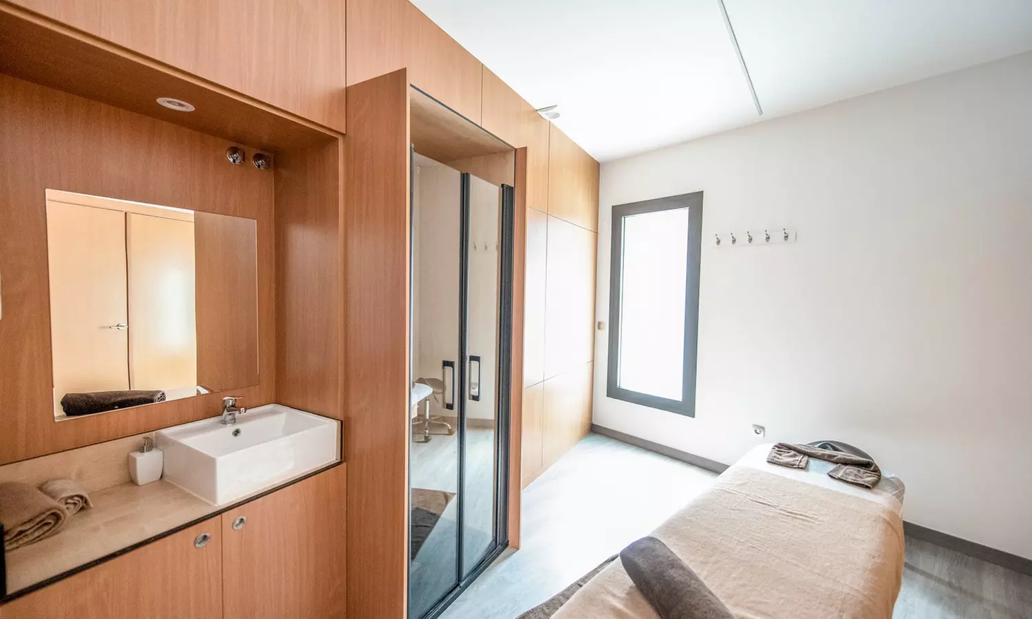 Masaje corporal shiatsu de 45 o 60 minutos para 1 persona