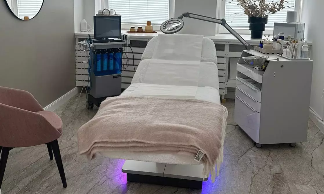 60 Min. klassische Gesichtsbehandlung inkl. Lavendel-Aromaöl-Massage