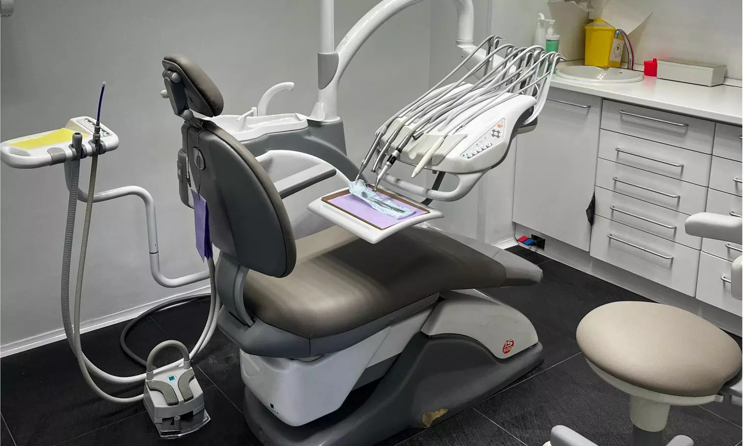 Limpieza con ultrasonidos y flúor o curetaje de 1 o 2 arcadas