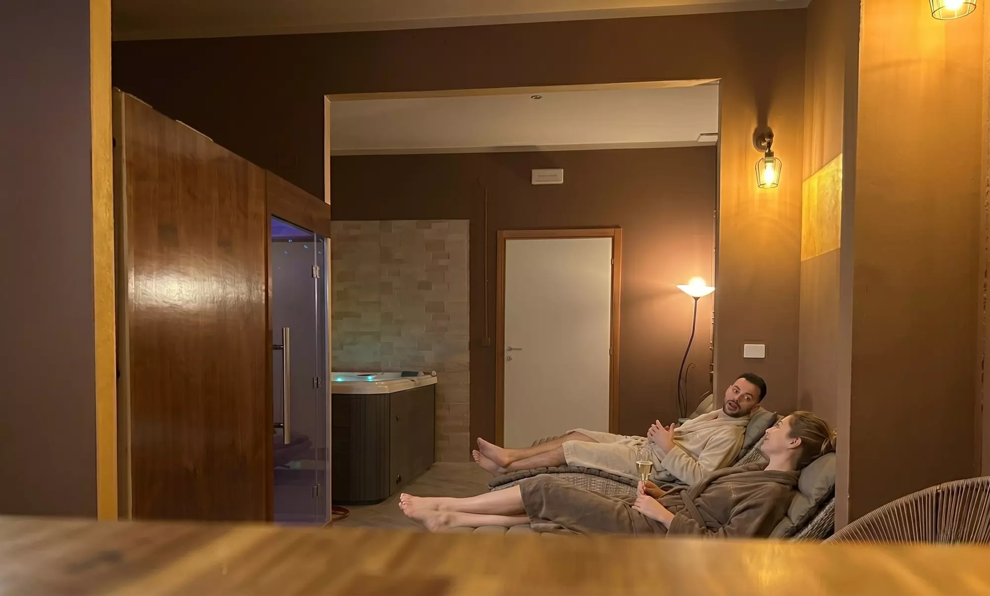 Percorso Spa di coppia ad uso esclusivo con aperispa e massaggio