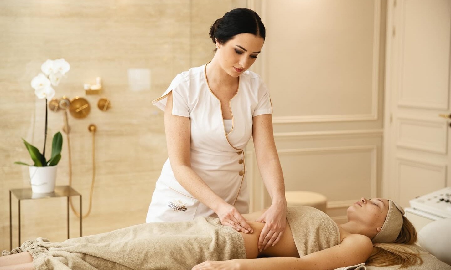 Un peau éclatante : kobido, soin visage, luminothérapie et massage