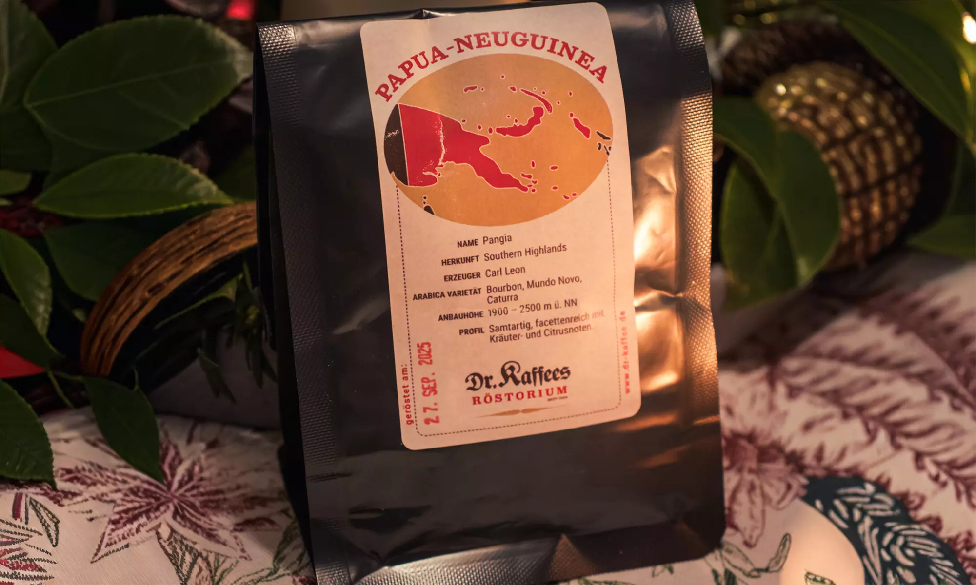 Weihnachtsgeschenkbox mit exklusiven handgemachten Überraschungen