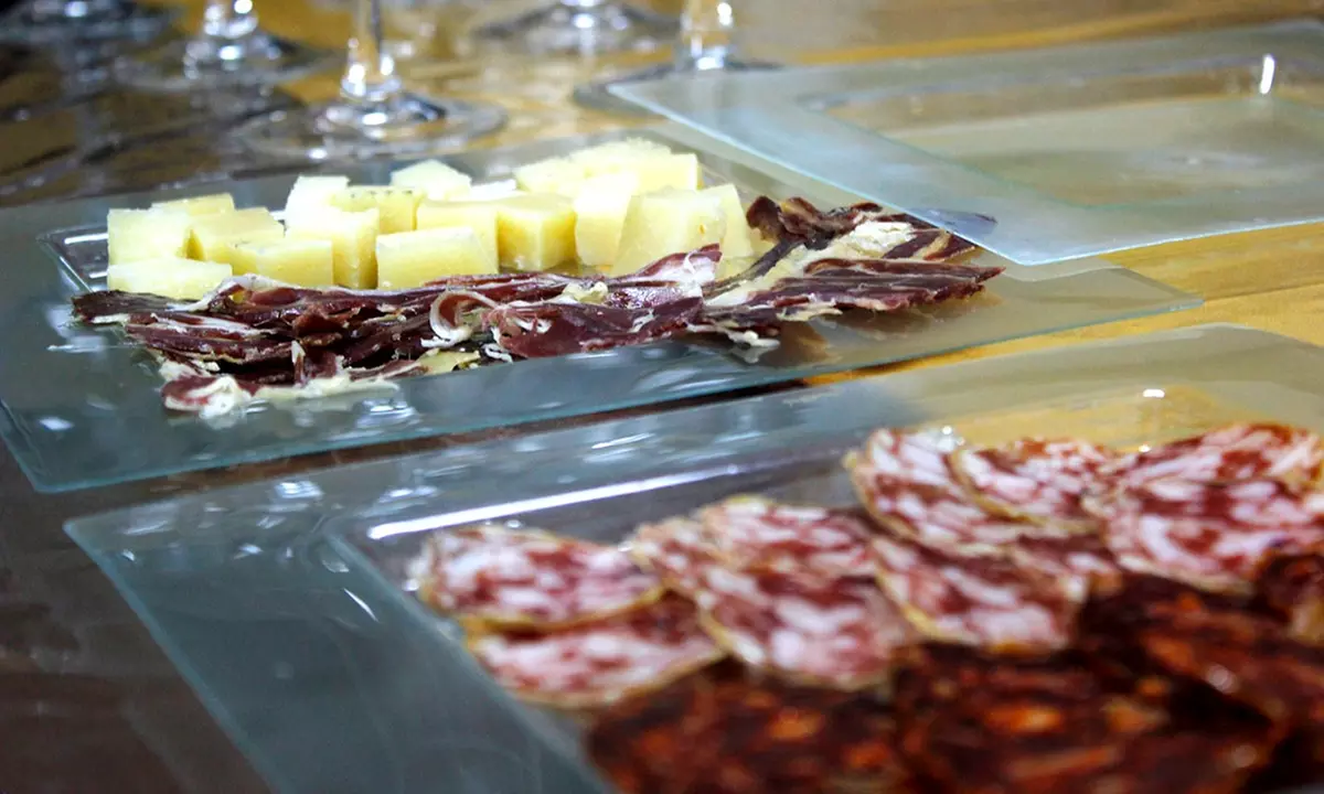 Cata de vinos ecológicos en Bodega ecológica Luis Saavedra