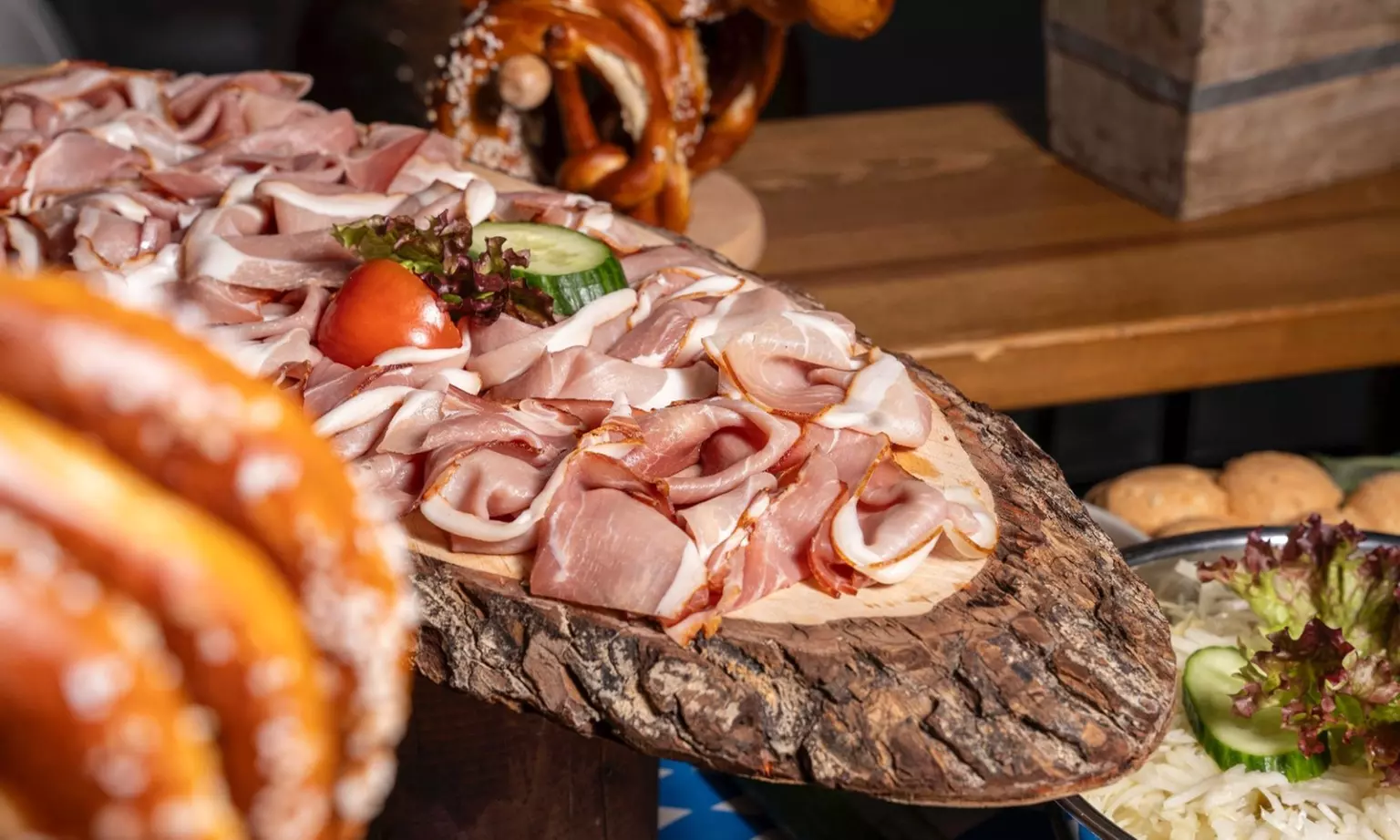 Bayerischer Familienbrunch am Sonntag mit Buffet für 2 Personen