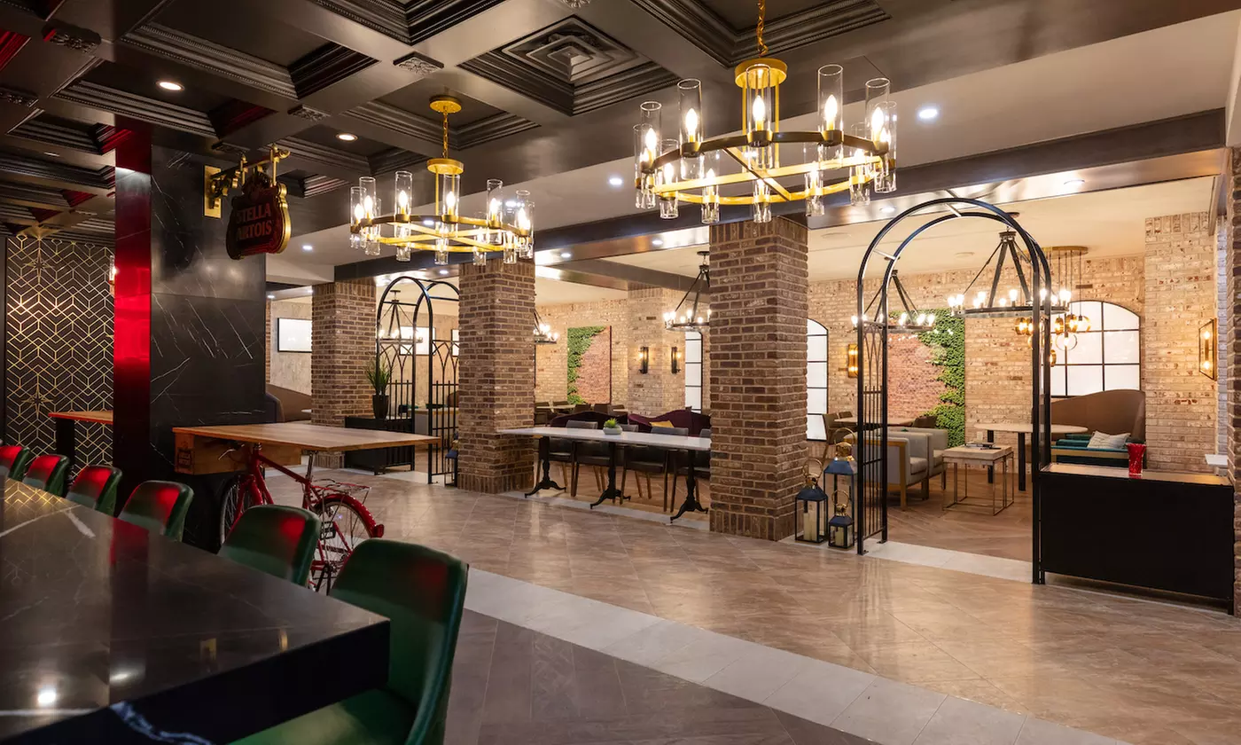 Midtown Manhattan hotel near Grand Central w/ Grab and Go credit