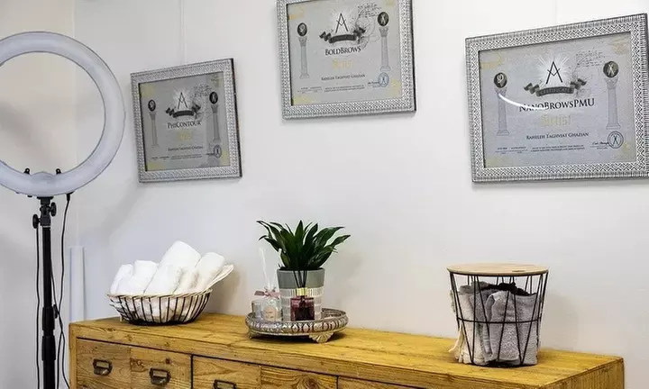 Basis- of luxe gezichtsbehandeling bij Beautybar by Rahil