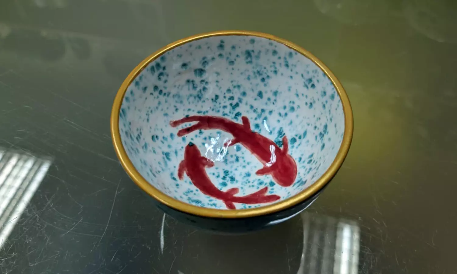 Taller de pintura cerámica con picoteo y bebida para 1 o 2 personas