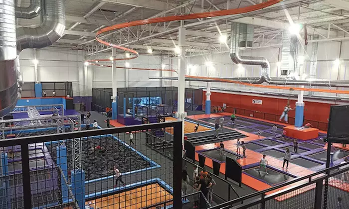1 hora de acceso a Altitude Trampoline Park