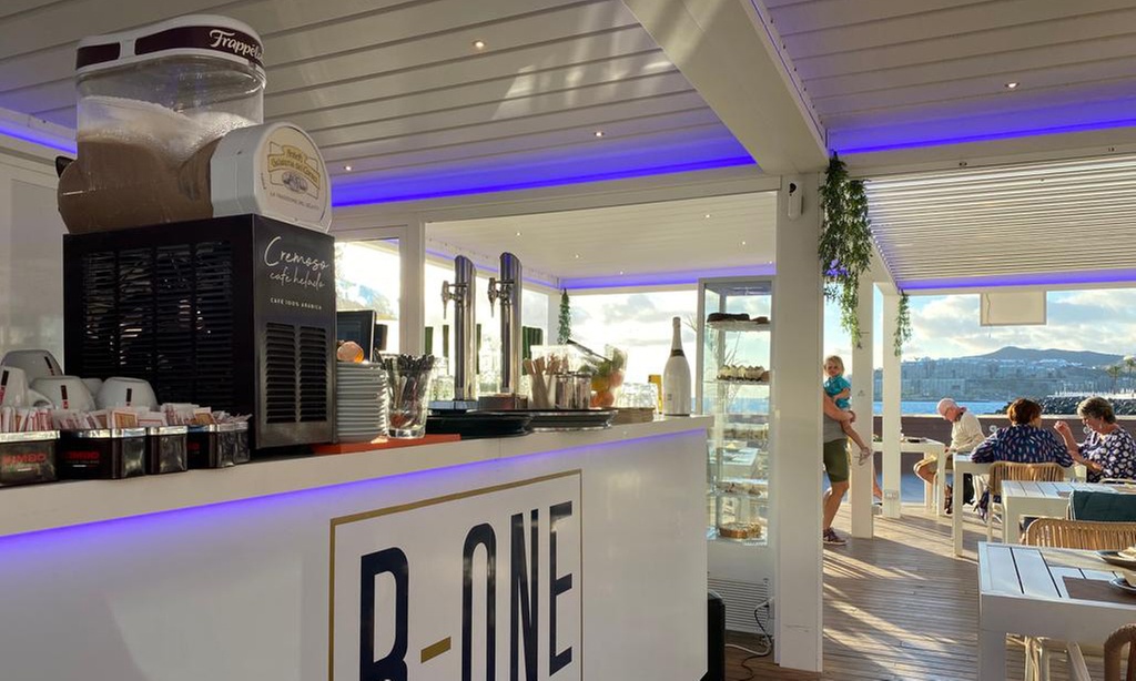 Menú mediterráneo para disfrutar frente al mar en B-One Costa Alegre