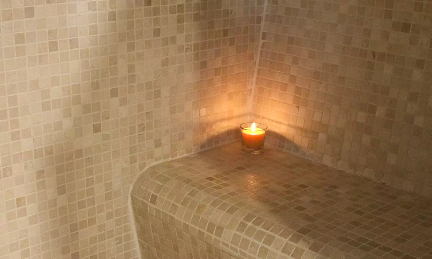 Hammam d'1h avec options gommage de 30 min et modelage de 30 min à Essenti'elle (jusqu'à 50% de réduction)