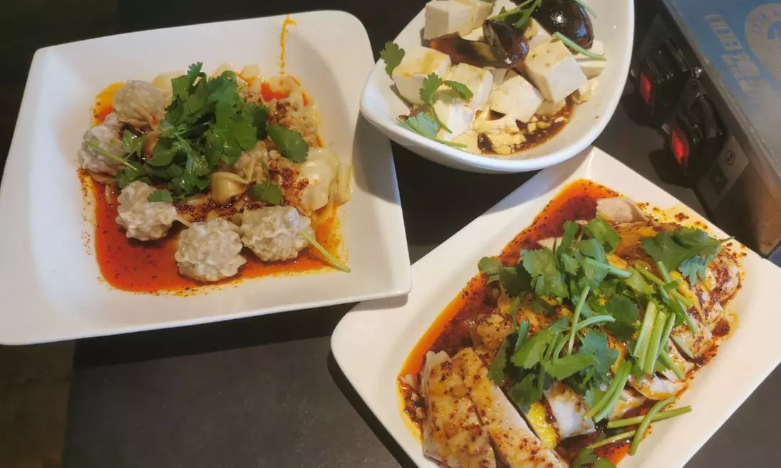 Chinesisches 3-Gänge-Menü für 2 oder 4 Personen