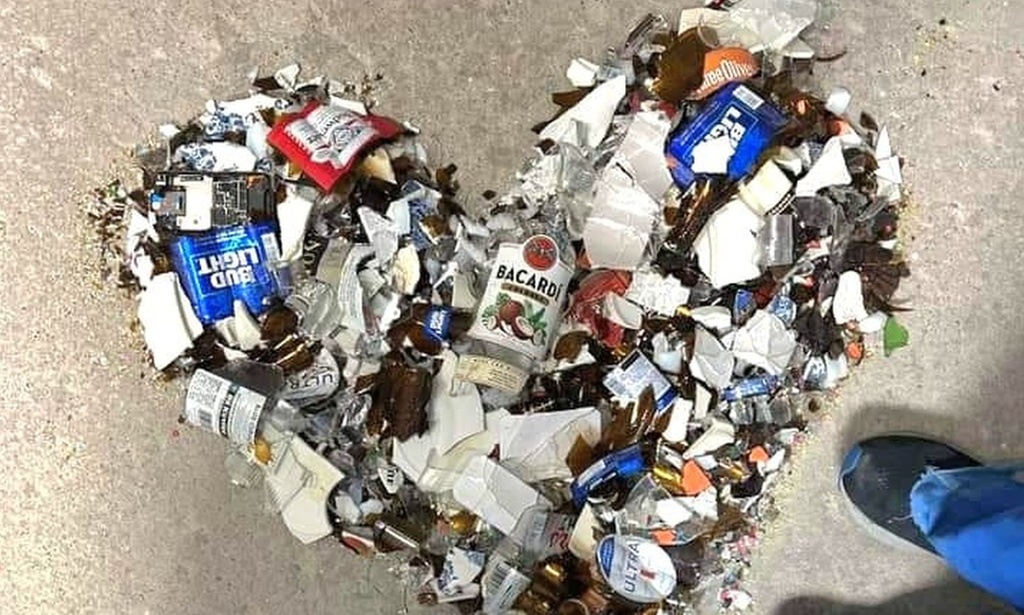 Couples Rage Room Experience: Unleash Fun Together!