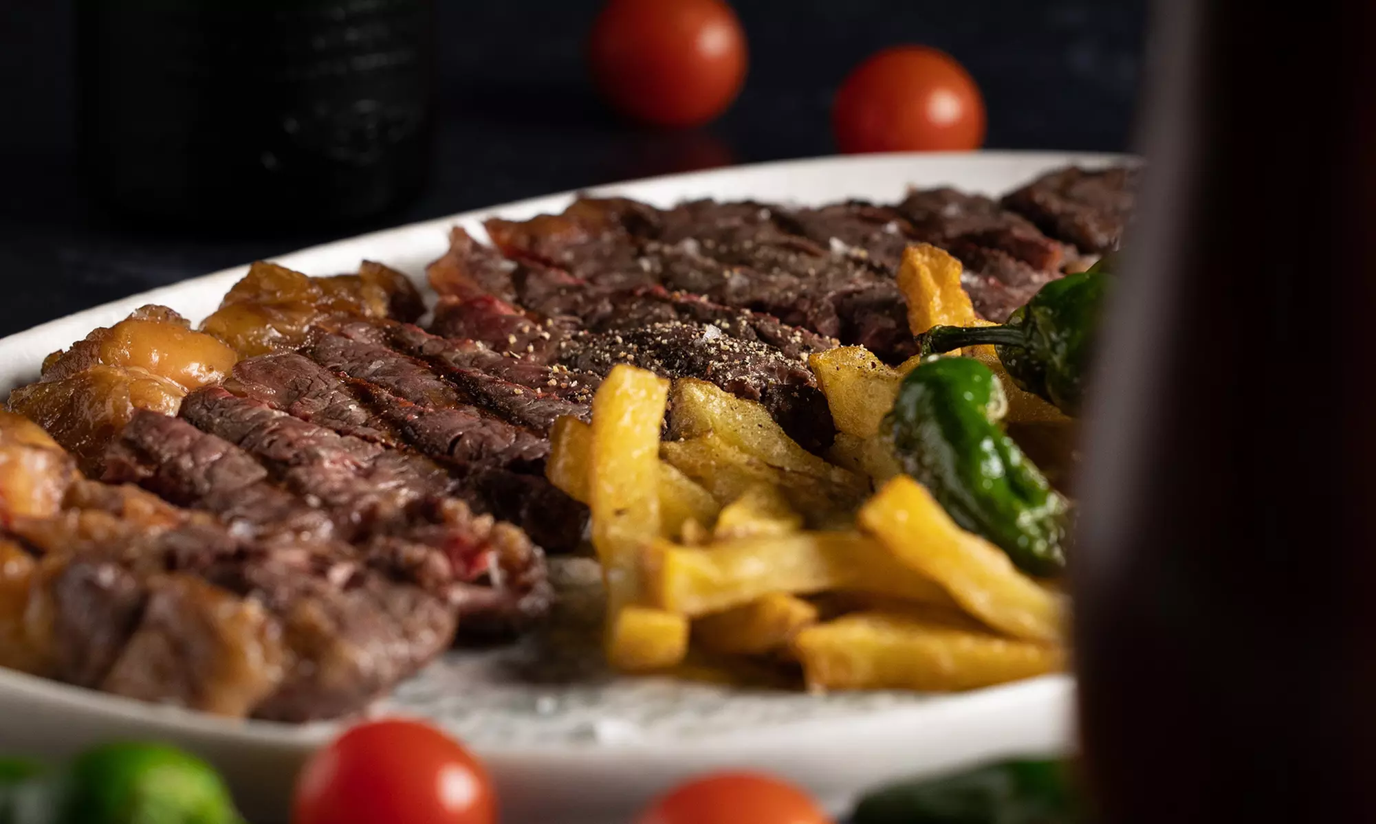 Menú de parrillada o chuletón para 2 o 4 personas con postre y bebida