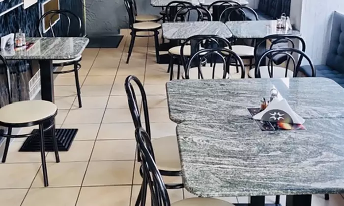 Pizza nach Wahl inkl. Dessert für 1 - 4 Pers.