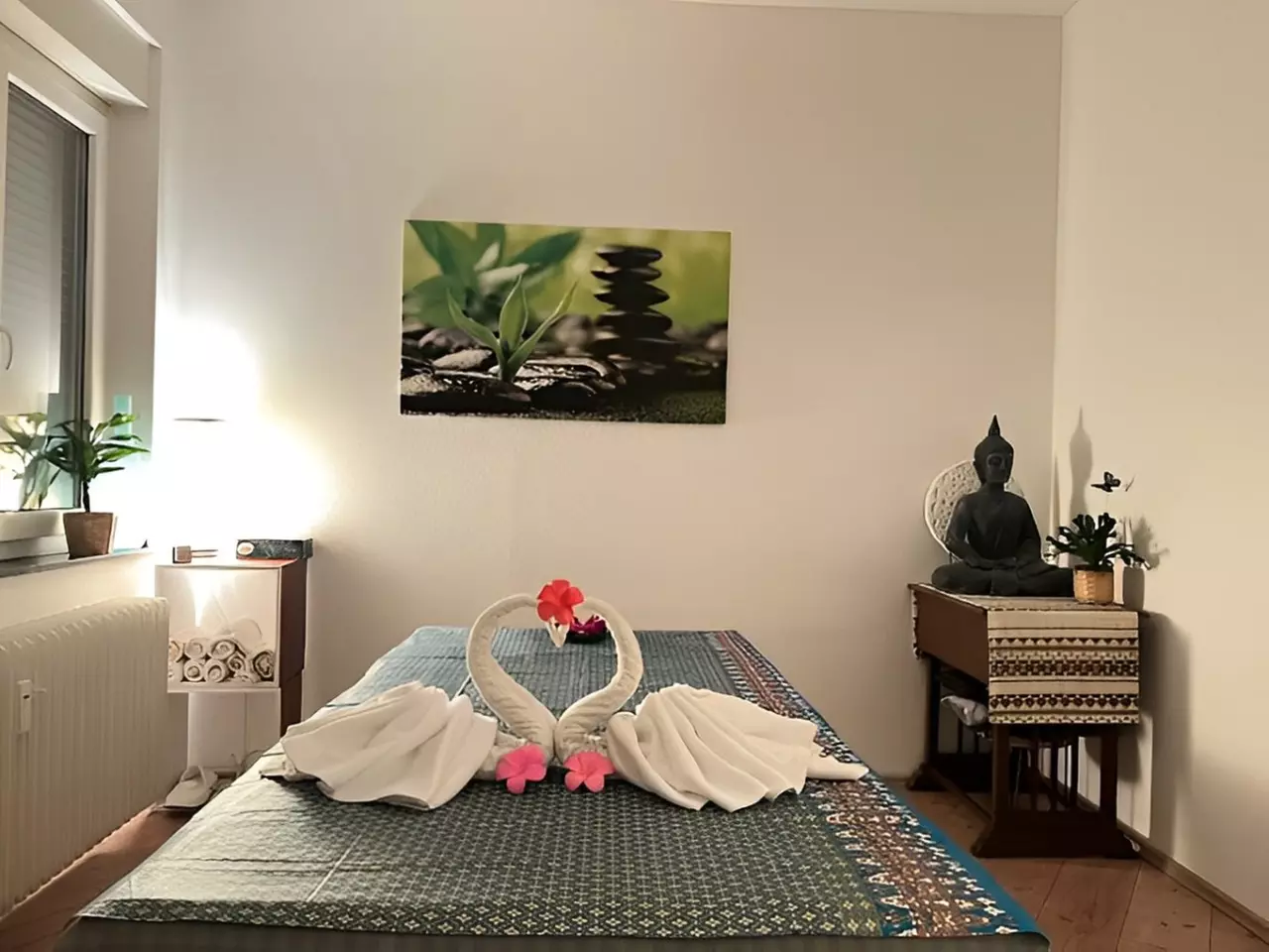 60 Min. Thai-, Aromaöl- oder Hot-Stone-Massage für 1 Person