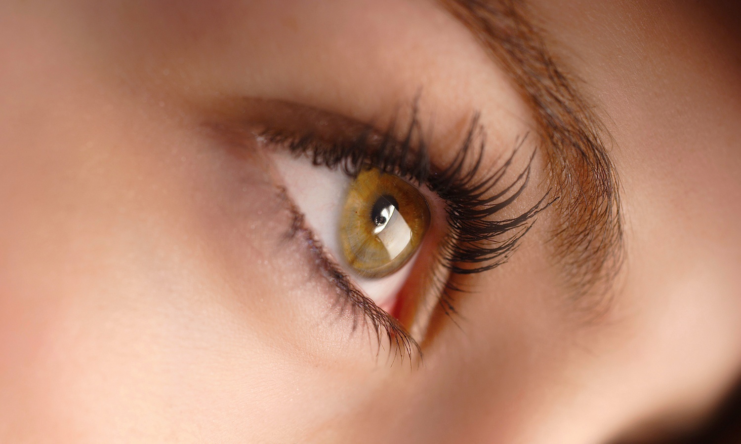 Luxury Lashes offers classic, hybrid, and volume eyelash extensions with up to 61% off for a stunning transformation.