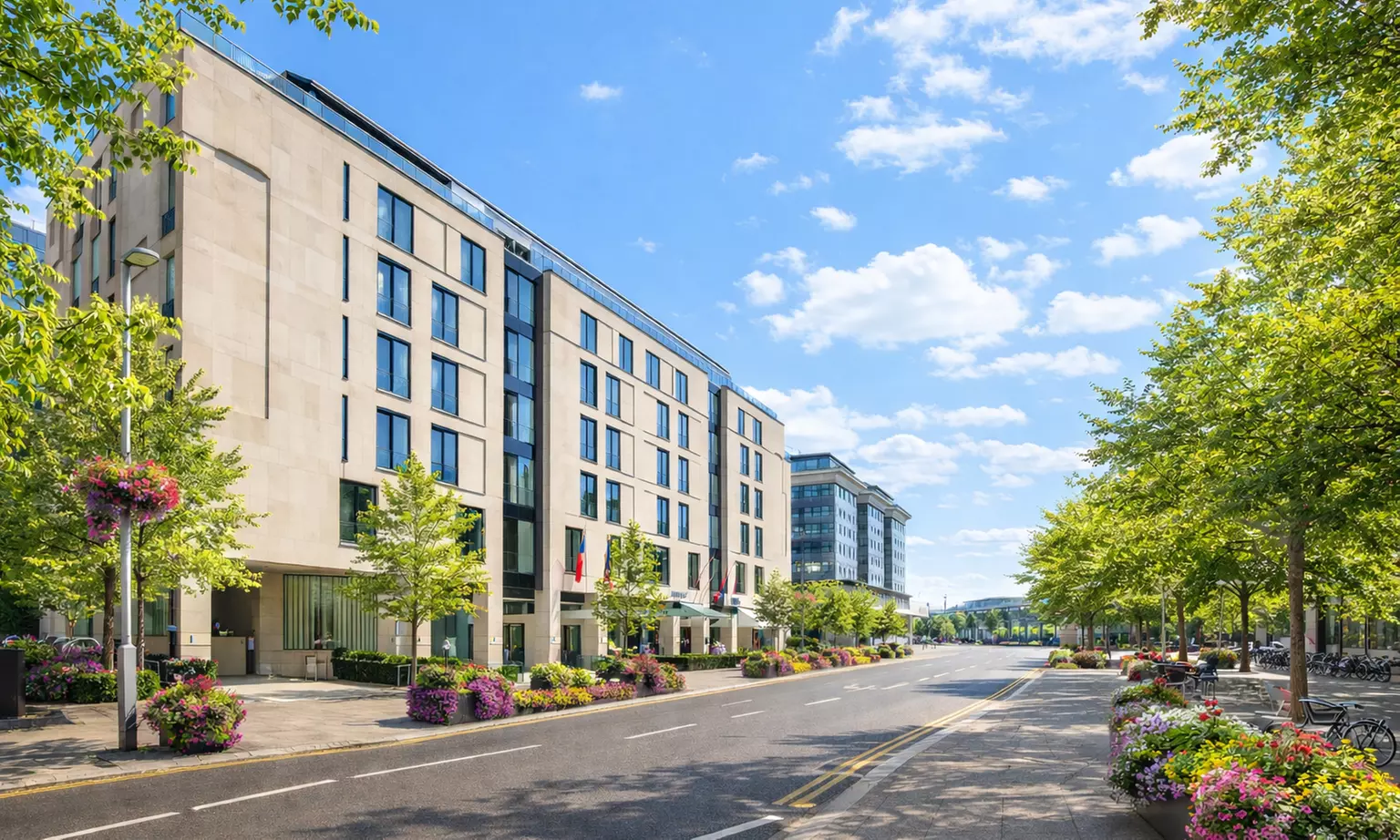 Cambridgeshire: Deluxe Double Room or Executive King Room w/ Breakfast