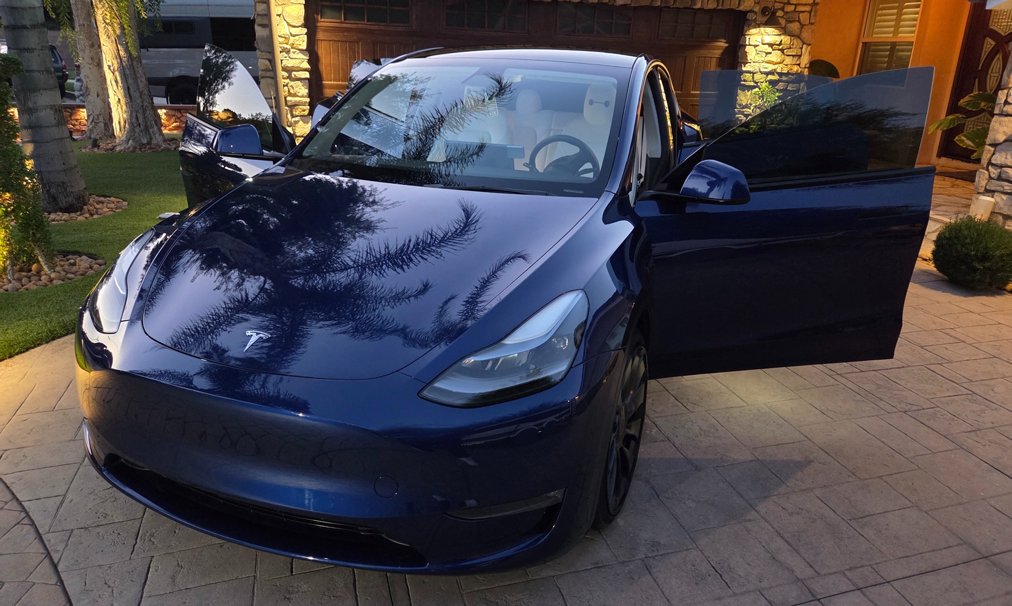 Complete Interior & Exterior Detail for Sedans/Coupes, SUV or Minivan