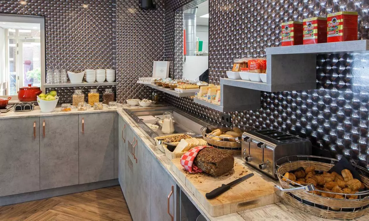 Den Haag: Zweibett-, King- oder Familienzimmer mit Frühstück