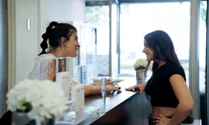 45 Min. Microneedling Gesichtsbehandlung mit Luxus Caviar für 1 Person bei Claude Cosmetics (40% sparen)