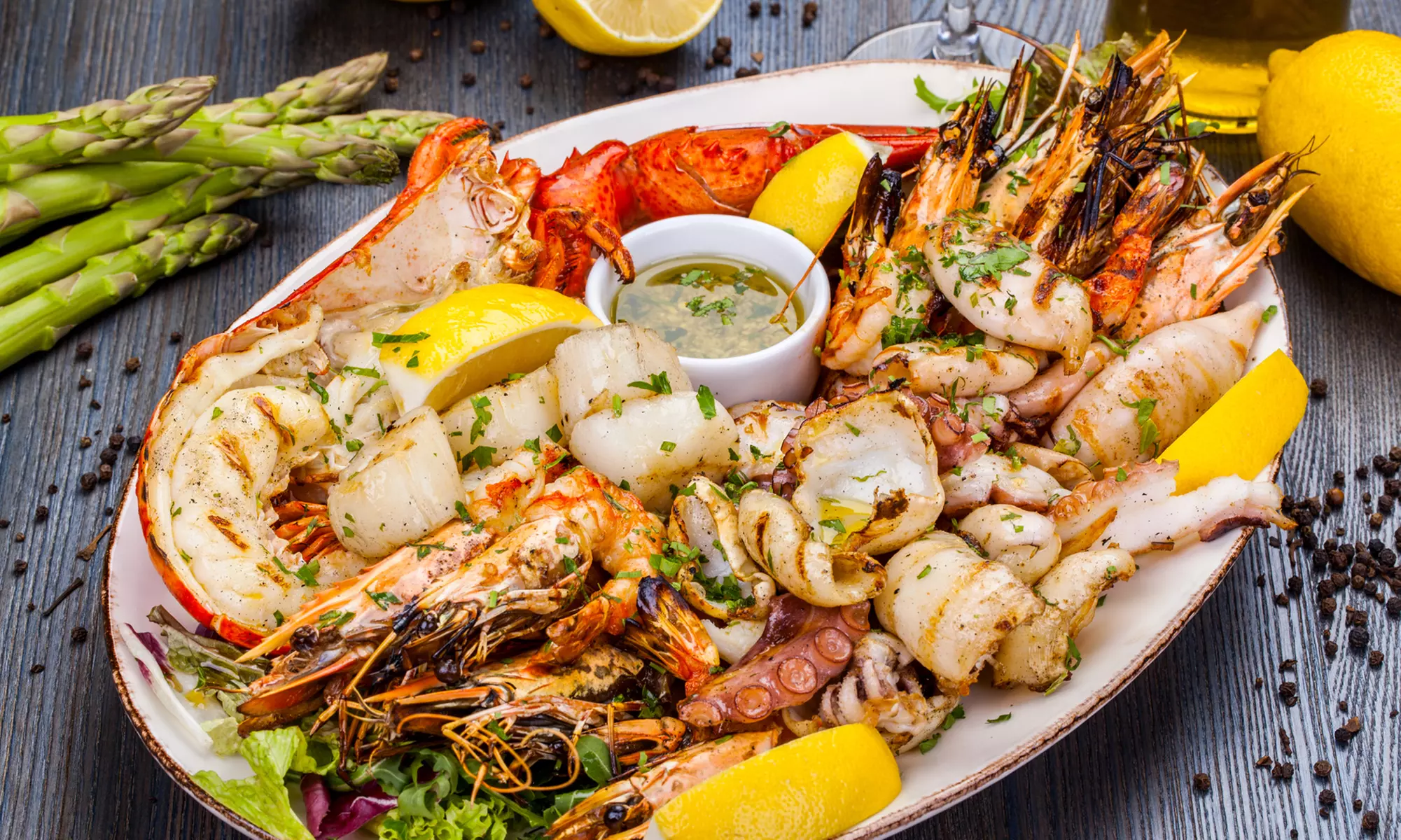 Fischplatte für 2 oder 4 Personen mit Auswahl an tagesfrischen Fischen