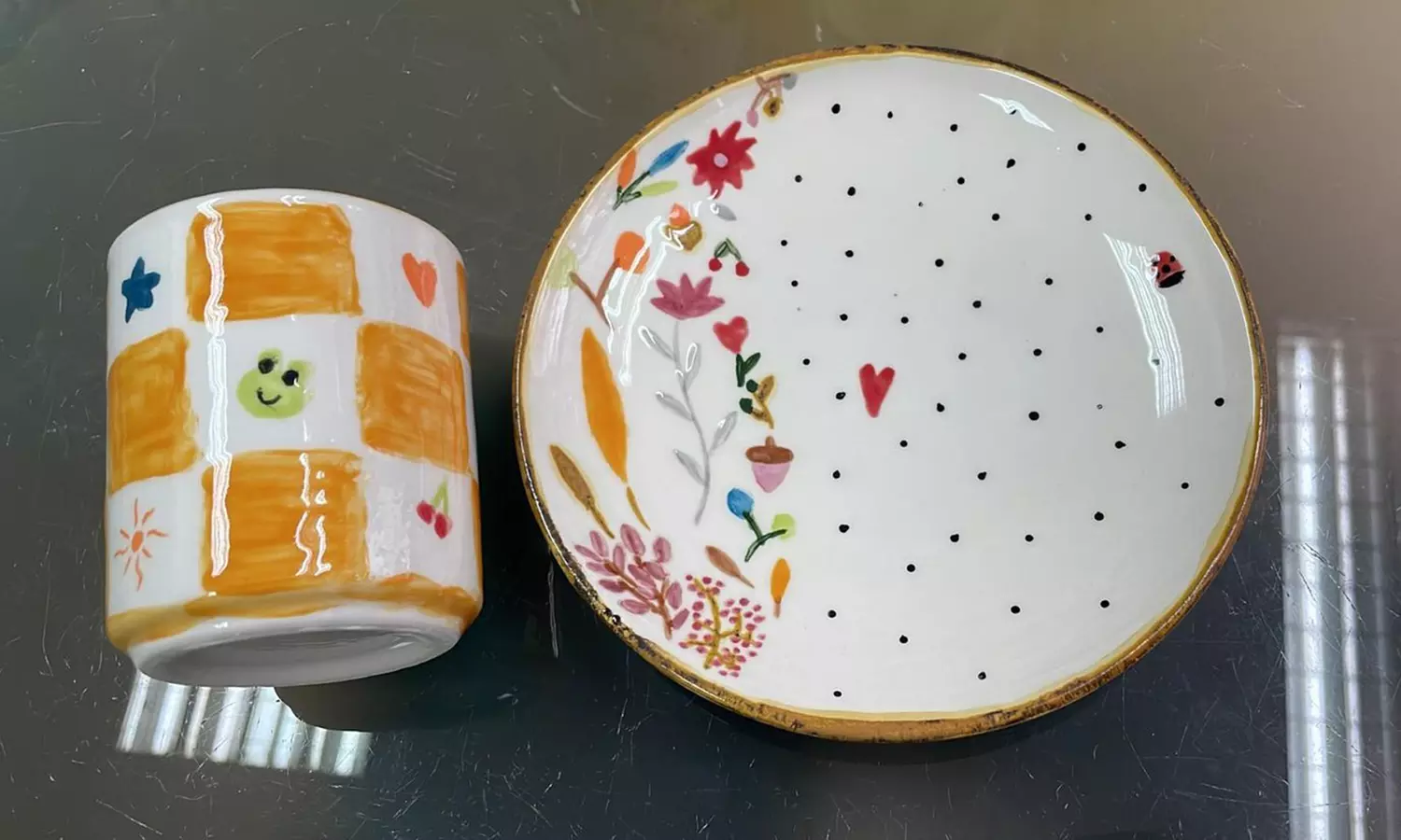 Taller de pintura cerámica con picoteo y bebida para 1 o 2 personas