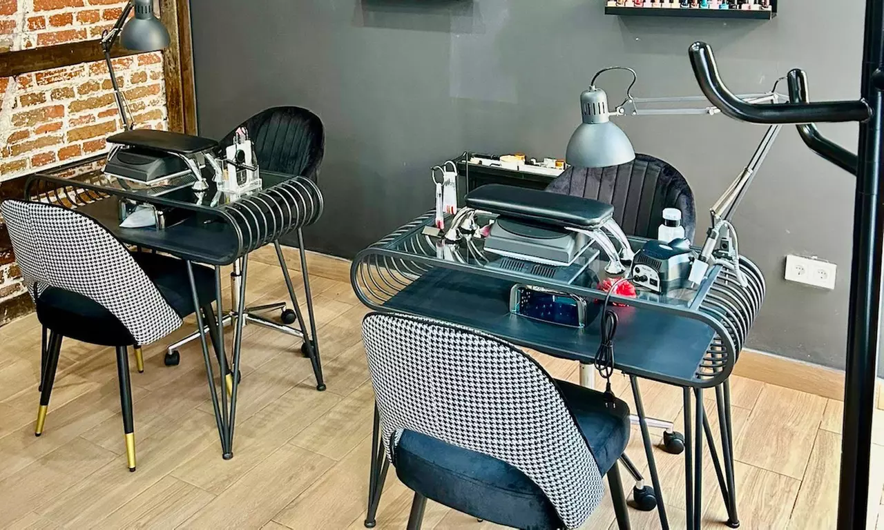 Limpieza facial posverano con opción a electroestimulación o LED