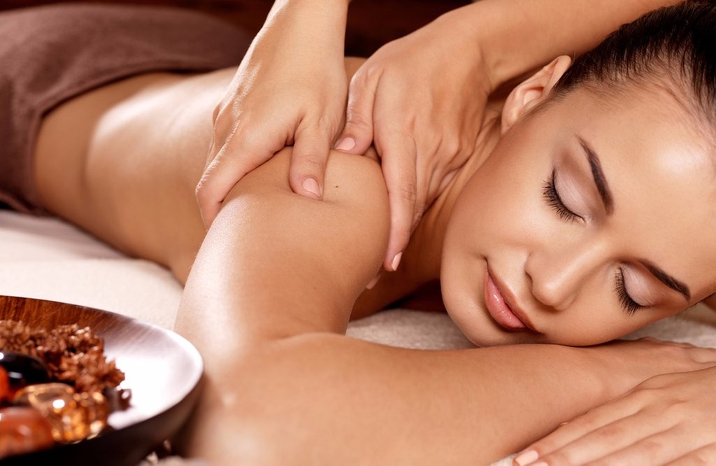 Up to 50% Off on Massage - Full Body at Dtrend Hair Beauty And Makeup