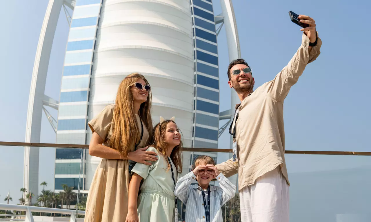 Exclusive Guided Tour of Burj Al Arab! 1, 2, or 4 People