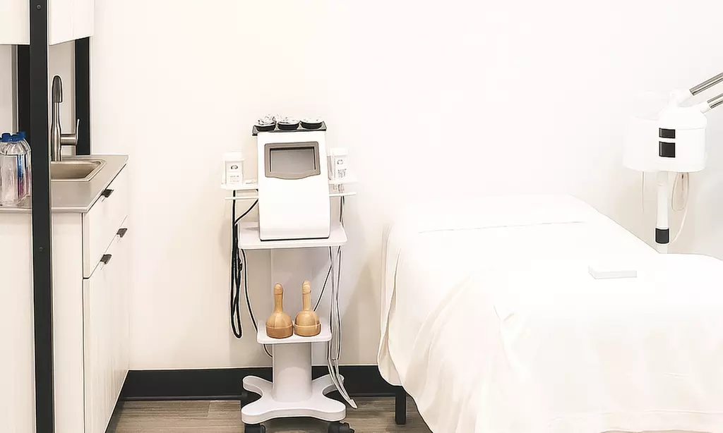 Get 1,3, or 5: 40 Min Non Surgical Body Contouring (Butt Lift) Session