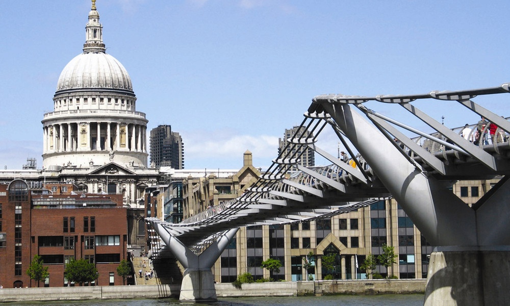 Discover London's Iconic Sights in Style: Cruise with Unbeatable Views