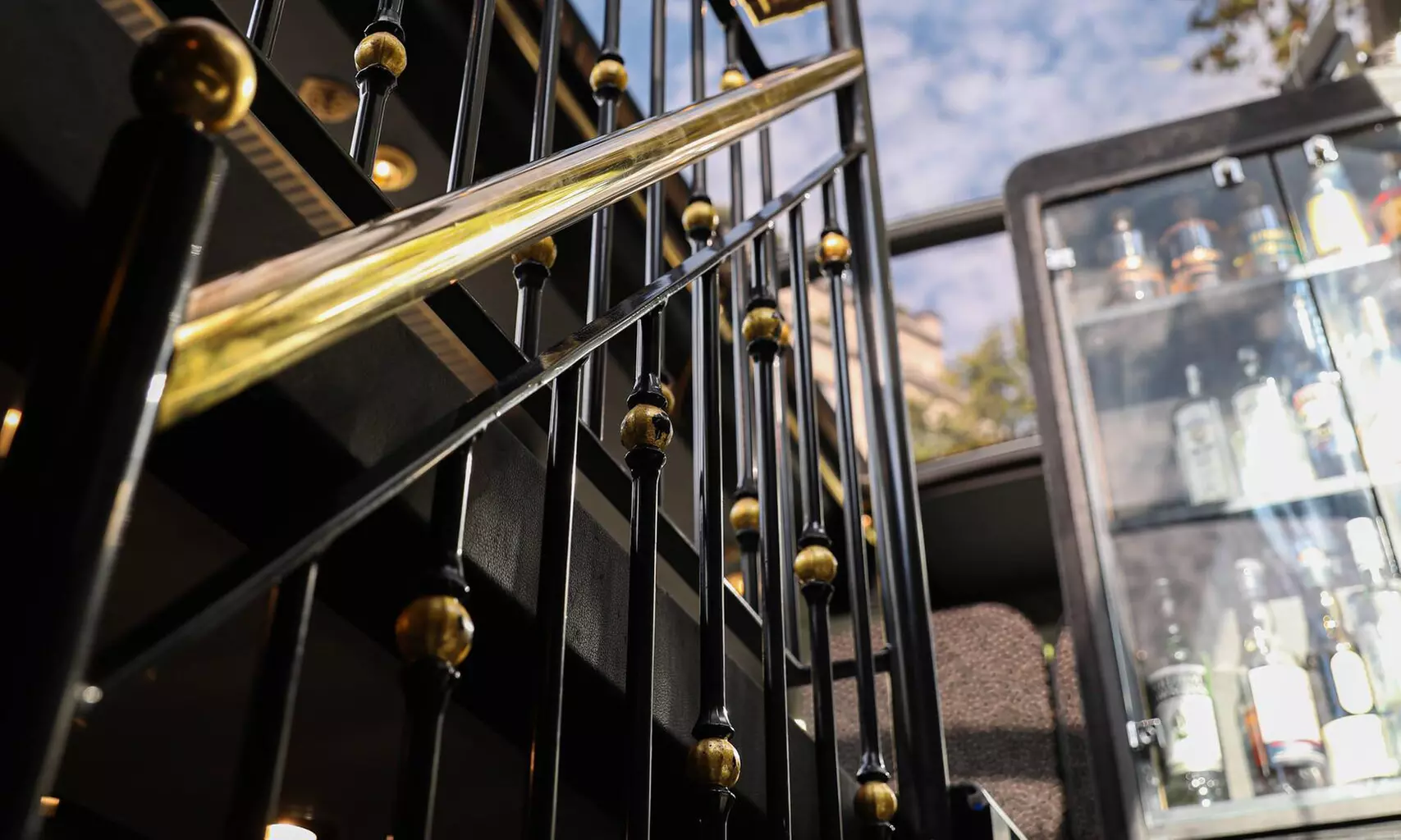 Déjeuner ou dîner à bord du bus toqué Champs-Élysées ou St-Germain