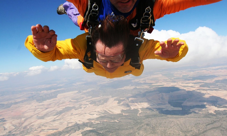 Salto tándem en paracaídas Skydive Groupon