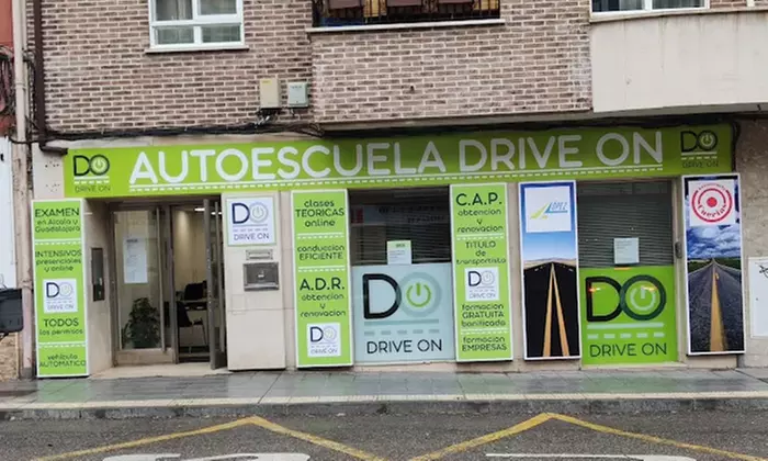 Aprende a conducir con hasta 6 prácticas y matrícula incluida