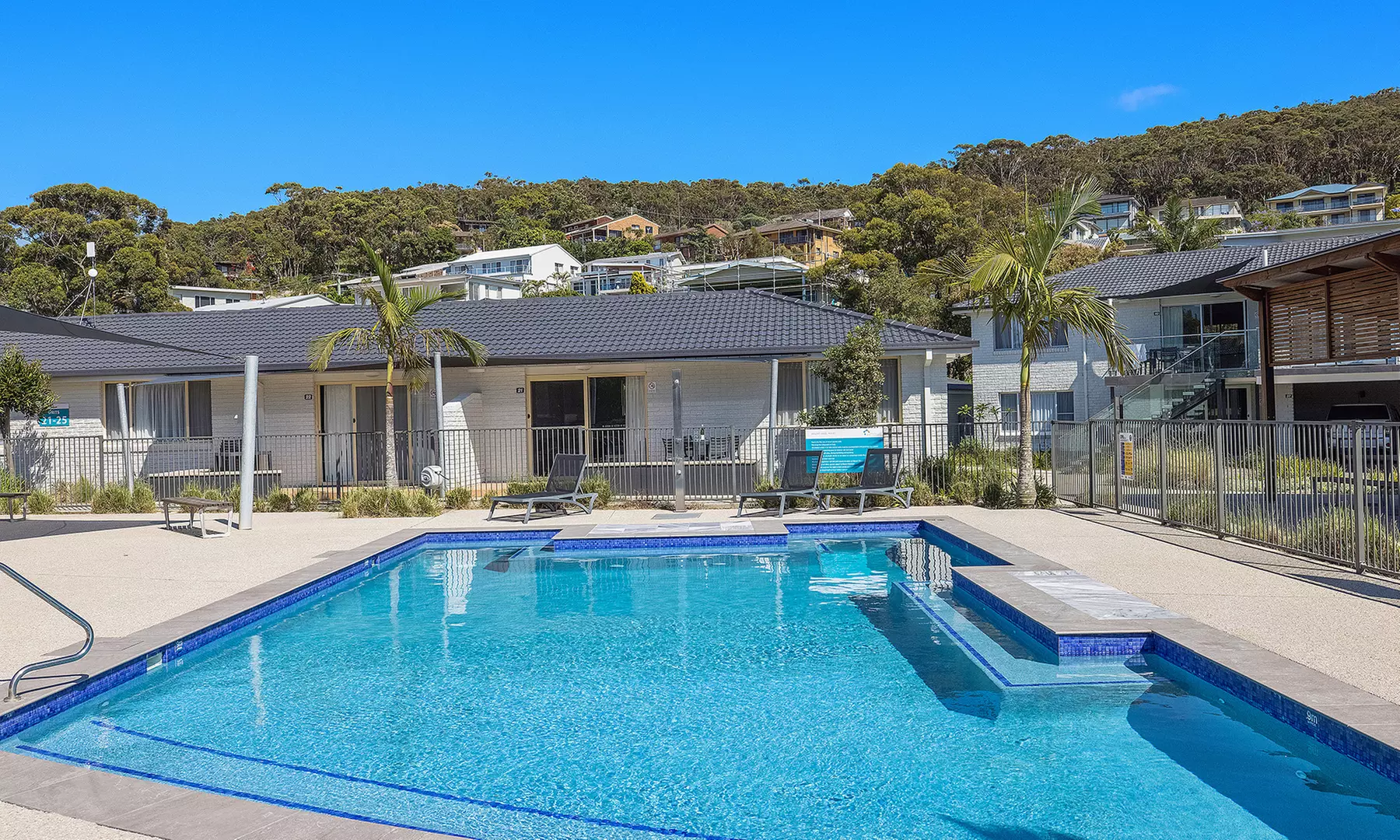 Port Stephens: Apartments with Wine and Late Checkout up to 6