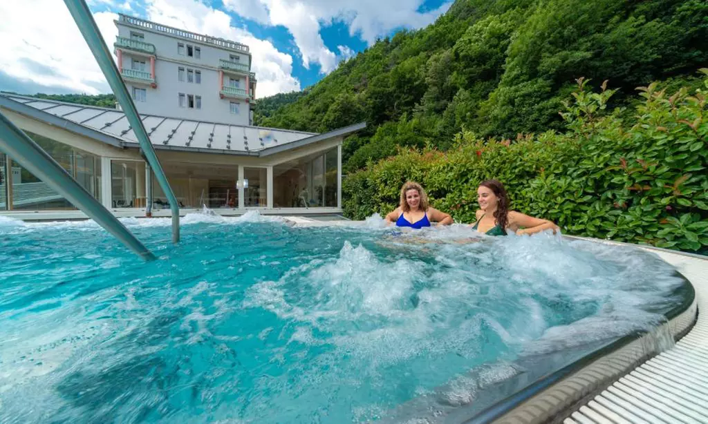 Savoyen: Superior-DZ mit Frühstück, opt. Spa, Fitness & Dinner
