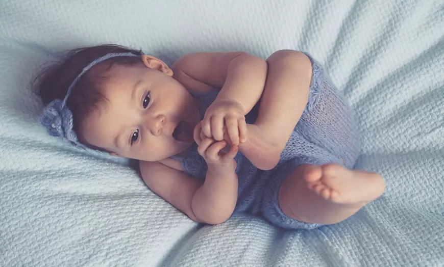 90 Min. Baby Fotoshooting inkl. 2-5 Bildern + Geschenk