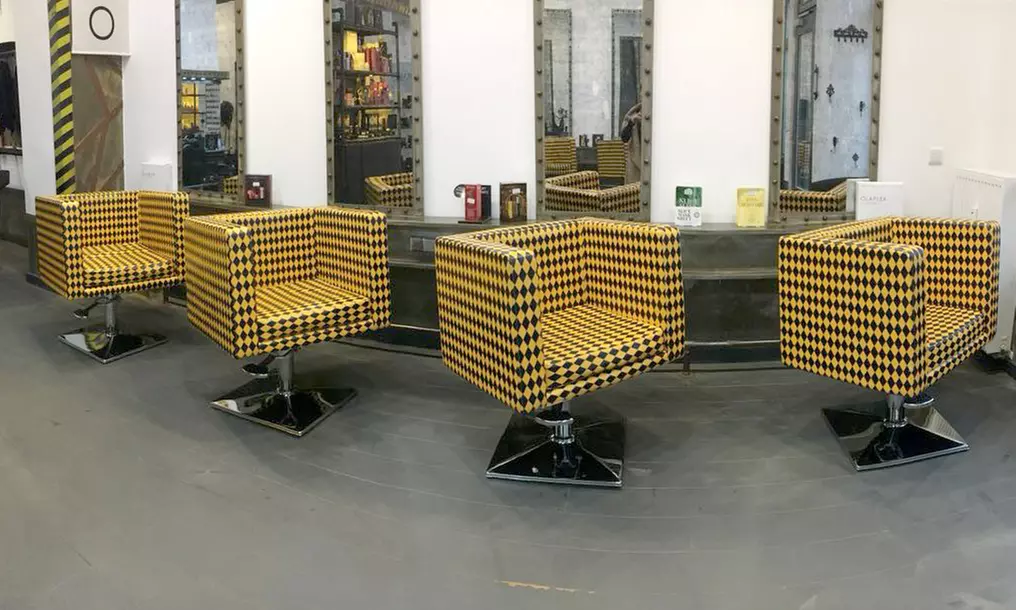 Haarschnitt mit verschiedenen Zusatzleistungen