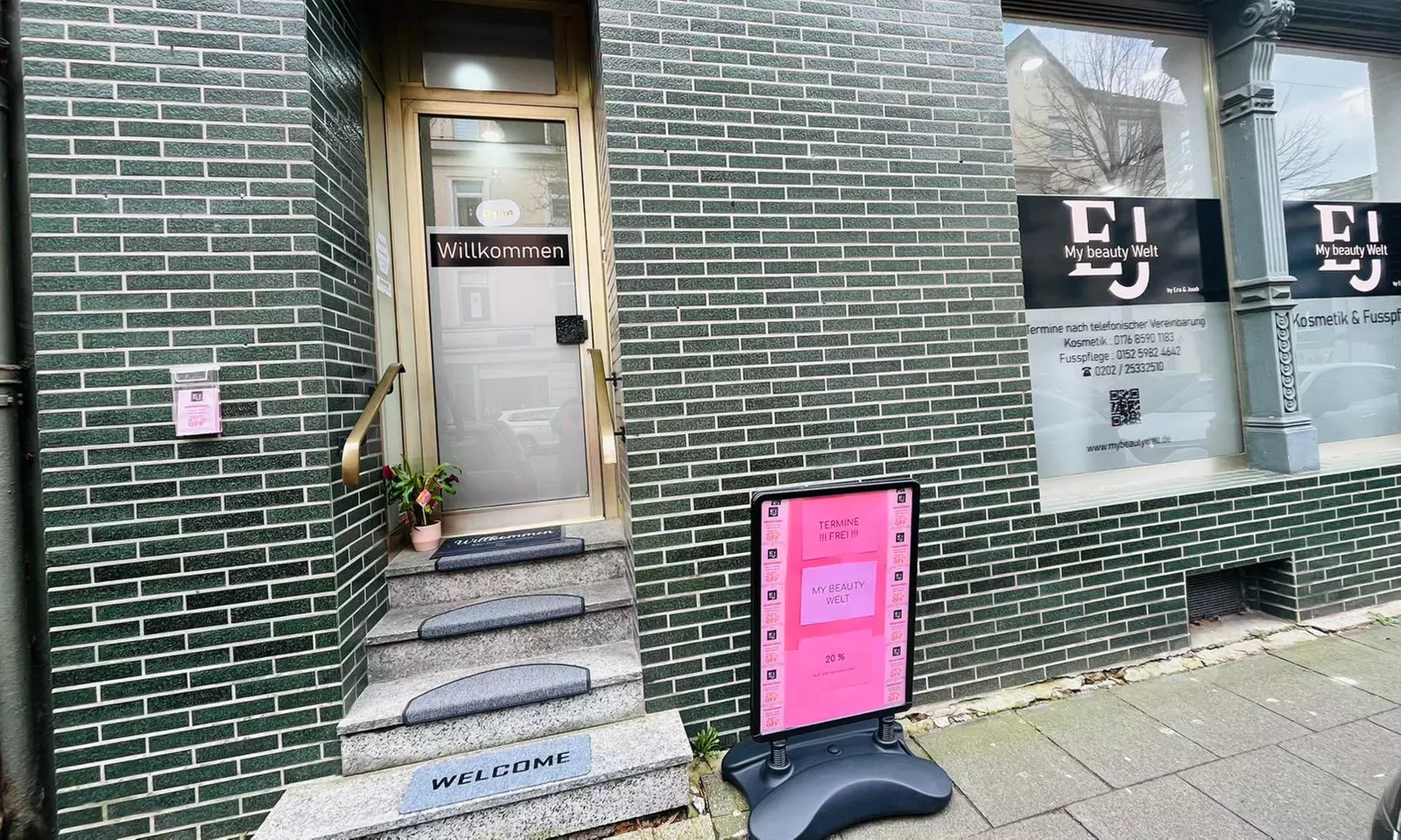 Strahlendes Lächeln in nur 45 Min.: Kosmetisches Zahn-Bleaching