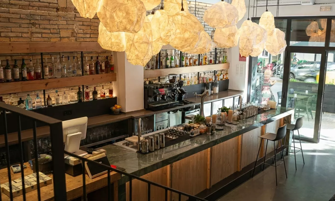 Menú degustación panasiático con cóctel y postre para 2 o 4 personas