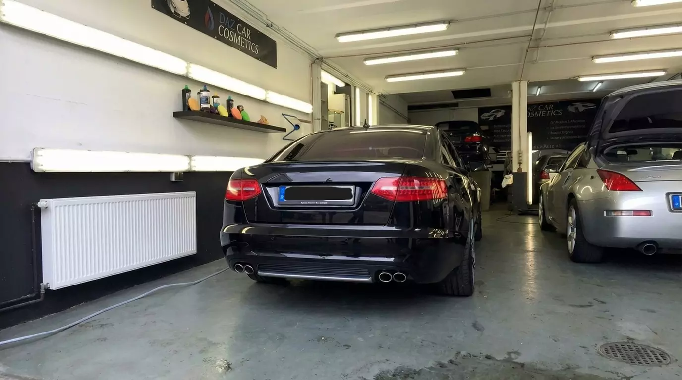 Innen- und/oder Außenaufbereitung für 1 Fahrzeug