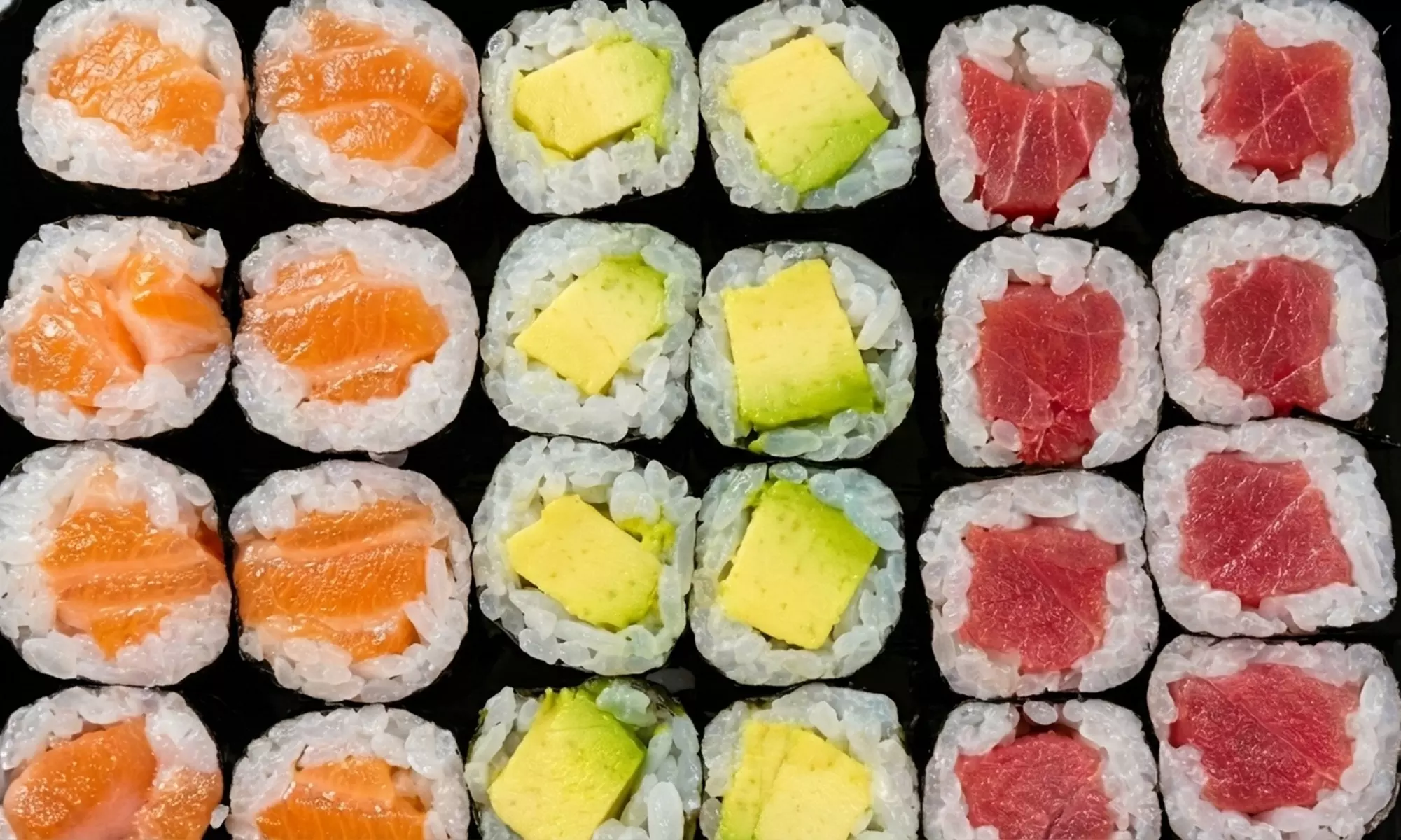 Disfruta de un menú de sushi completo 2 o 4 personas donde quieras
